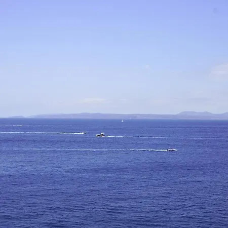 Rocas - Casa Diaz Daire Roses